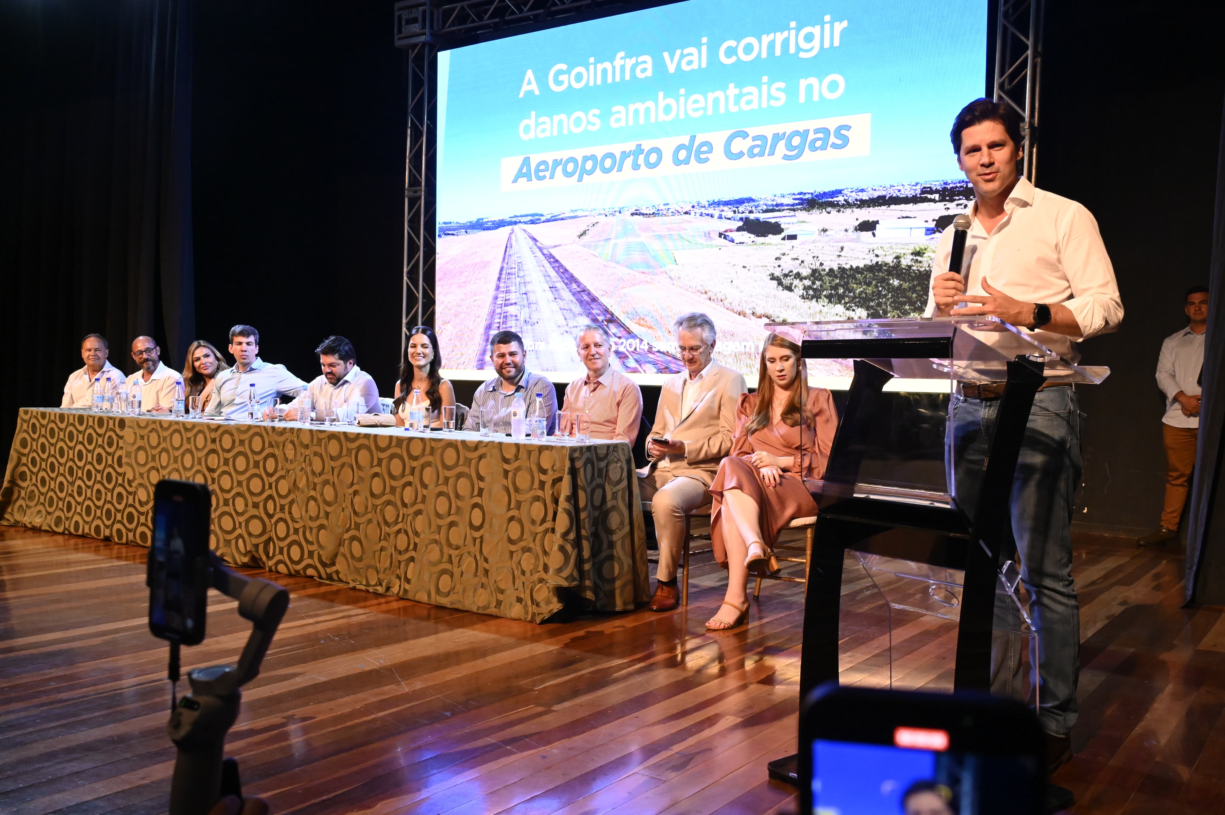 Governo de Goiás anuncia pacotes de obras em Anápolis