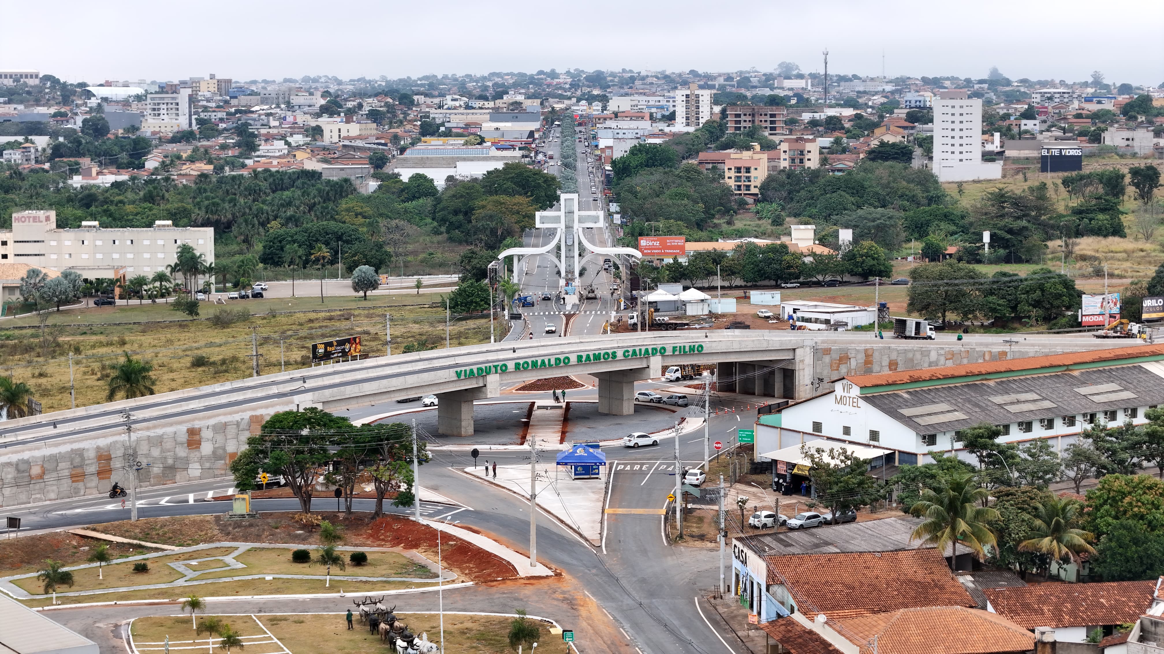 Governo de Goiás inaugura o viaduto Portal da Fé, em Trindade 