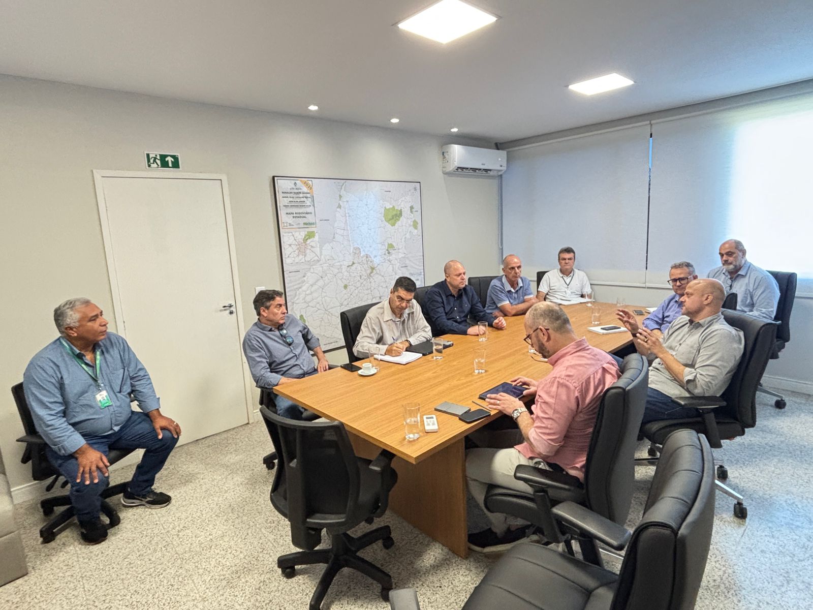 Goinfra orienta empresas quanto ao cabeamento de internet de alta velocidade em faixas de domínio