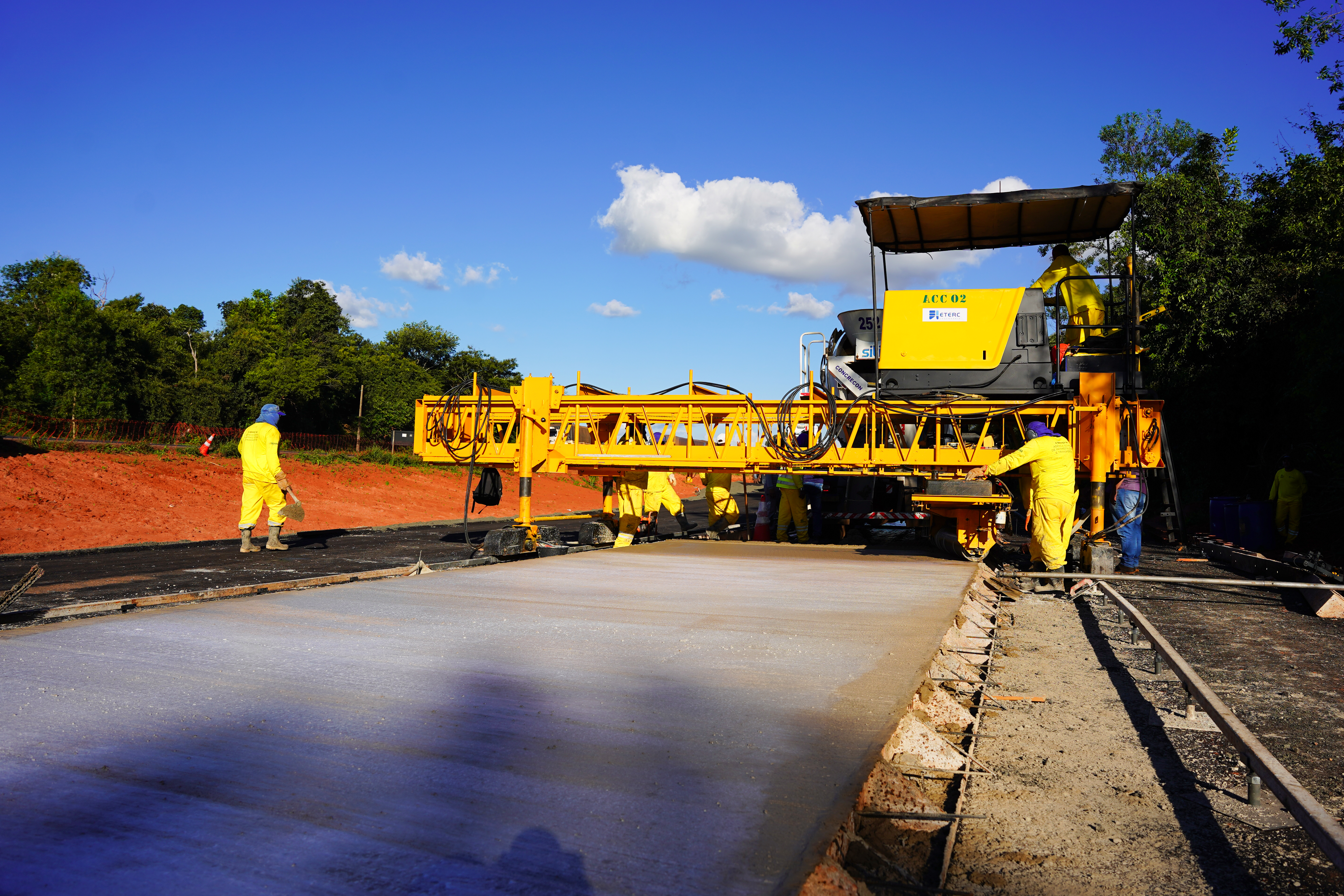 GO-070, de Goiânia a Goianira, terá pavimento de concreto