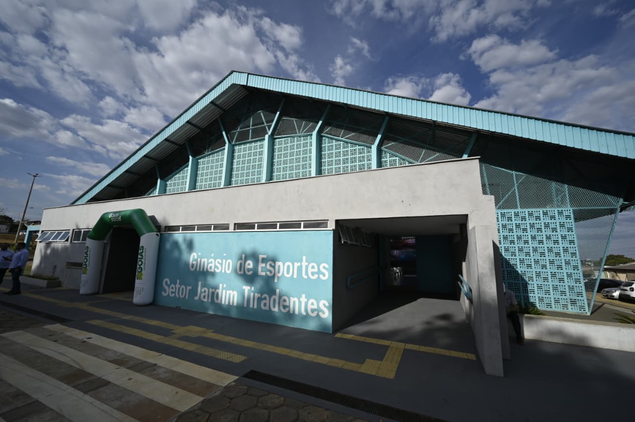 Goinfra entrega reforma do Ginásio do Jardim Tiradentes, em Aparecida de Goiânia