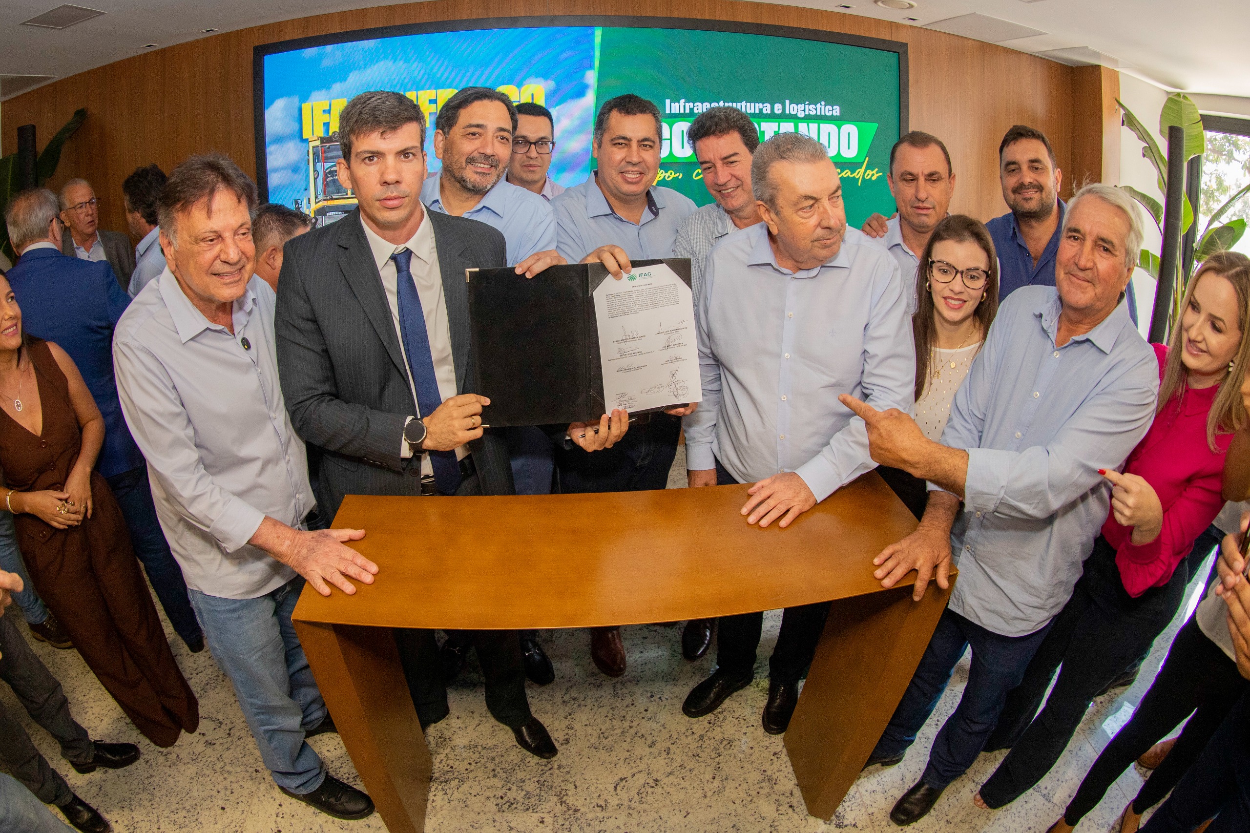 Governo de Goiás assina contrato para pavimentação da GO-147