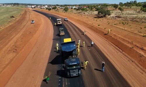 Governo de Goiás inicia capa asfáltica em obras de pavimentação da GO-219