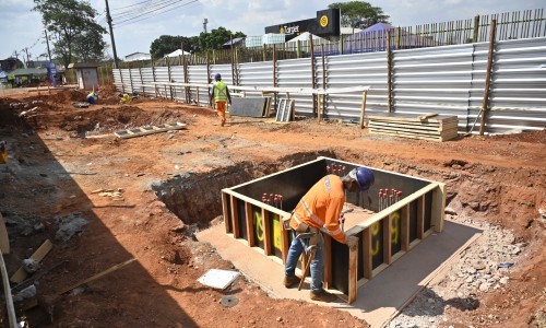 Governo de Goiás investe mais de R$ 30 milhões em passarelas para pedestres na Região Metropolitana de Goiânia