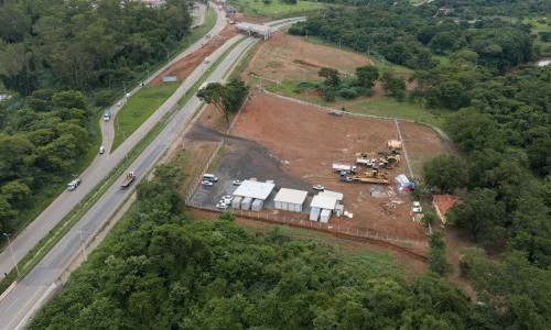 Governo de Goiás retoma obras de viaduto estratégico na GO-020, entre Goiânia e Senador Canedo
