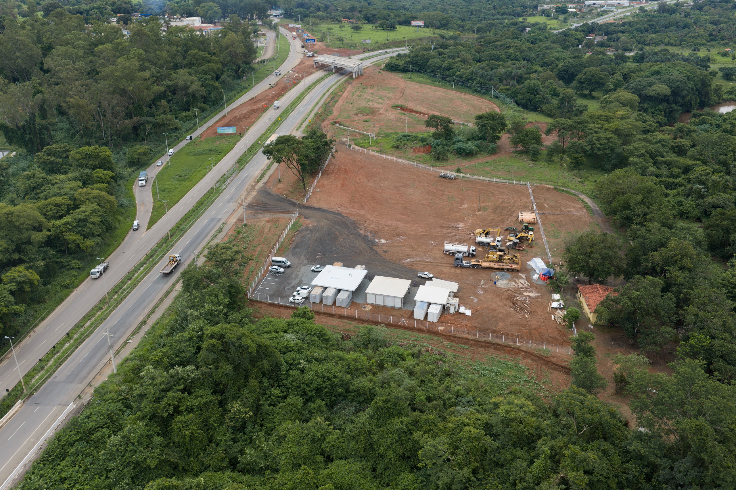 Governo de Goiás retoma obras de viaduto estratégico na GO-020, entre Goiânia e Senador Canedo