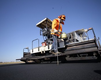 Governo de Goiás expande frentes de trabalho nas rodovias em 2026