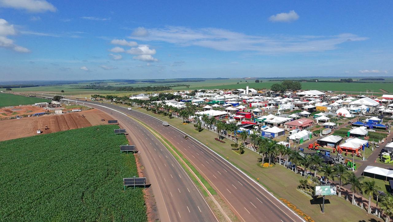 Governo de Goiás inaugura duplicação da GO-174, rodovia que dá acesso à Tecnoshow