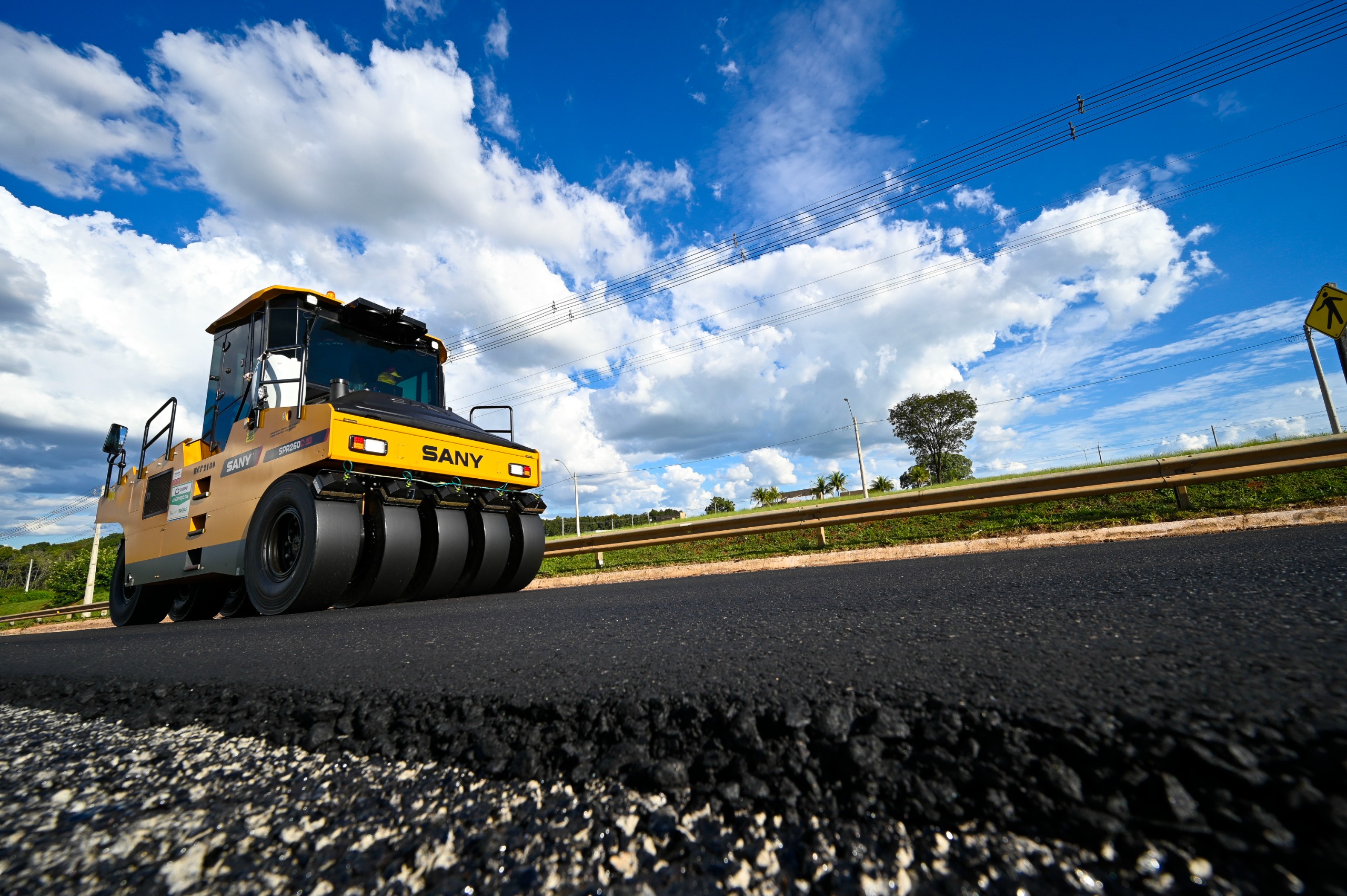 Governo de Goiás restaura GO-060, entre Goiânia e Trindade