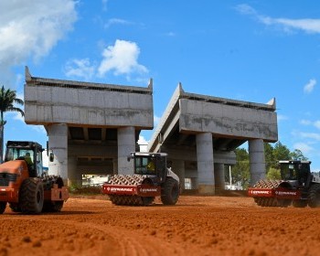 Construção de viaduto na GO-020 ganha mais ritmo com fim das chuvas 