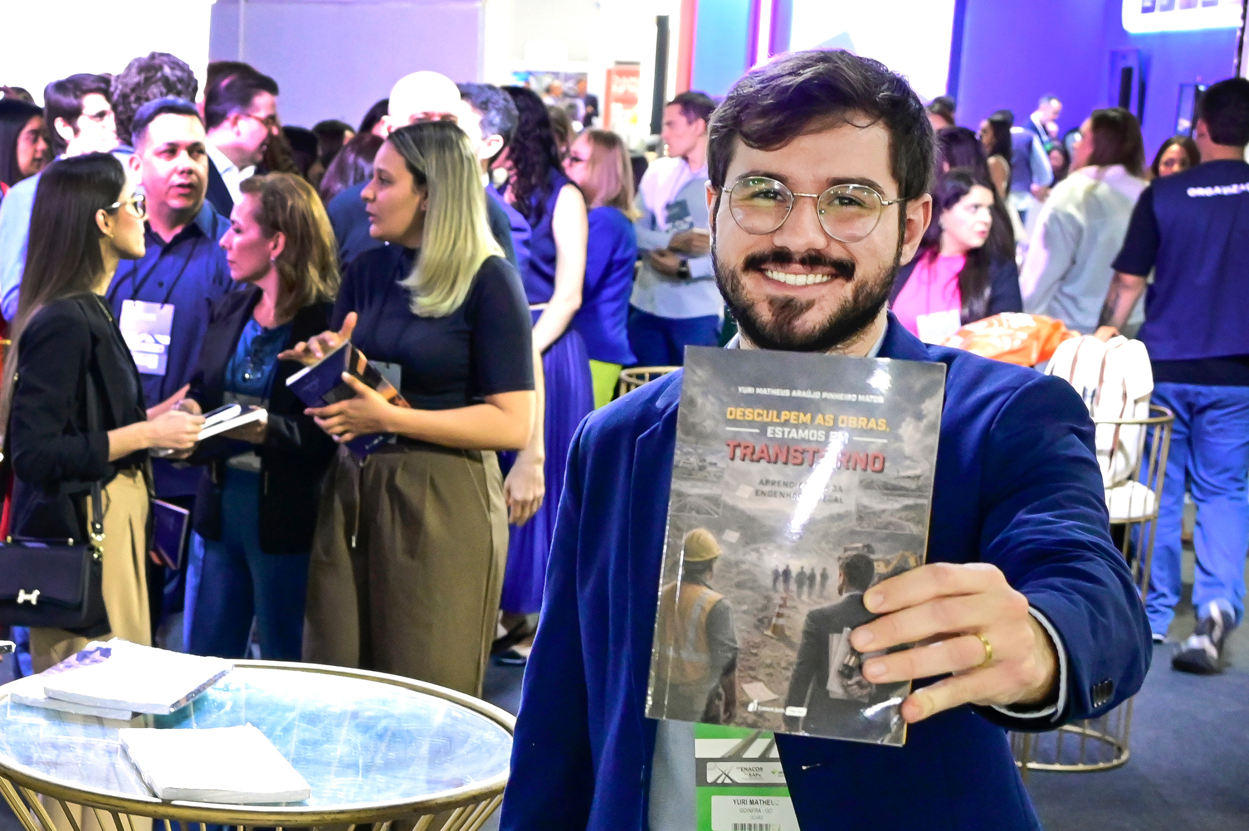 Procuradoria Setorial da Goinfra lança livro que une direito e engenharia com aprendizados na gestão de obras públicas