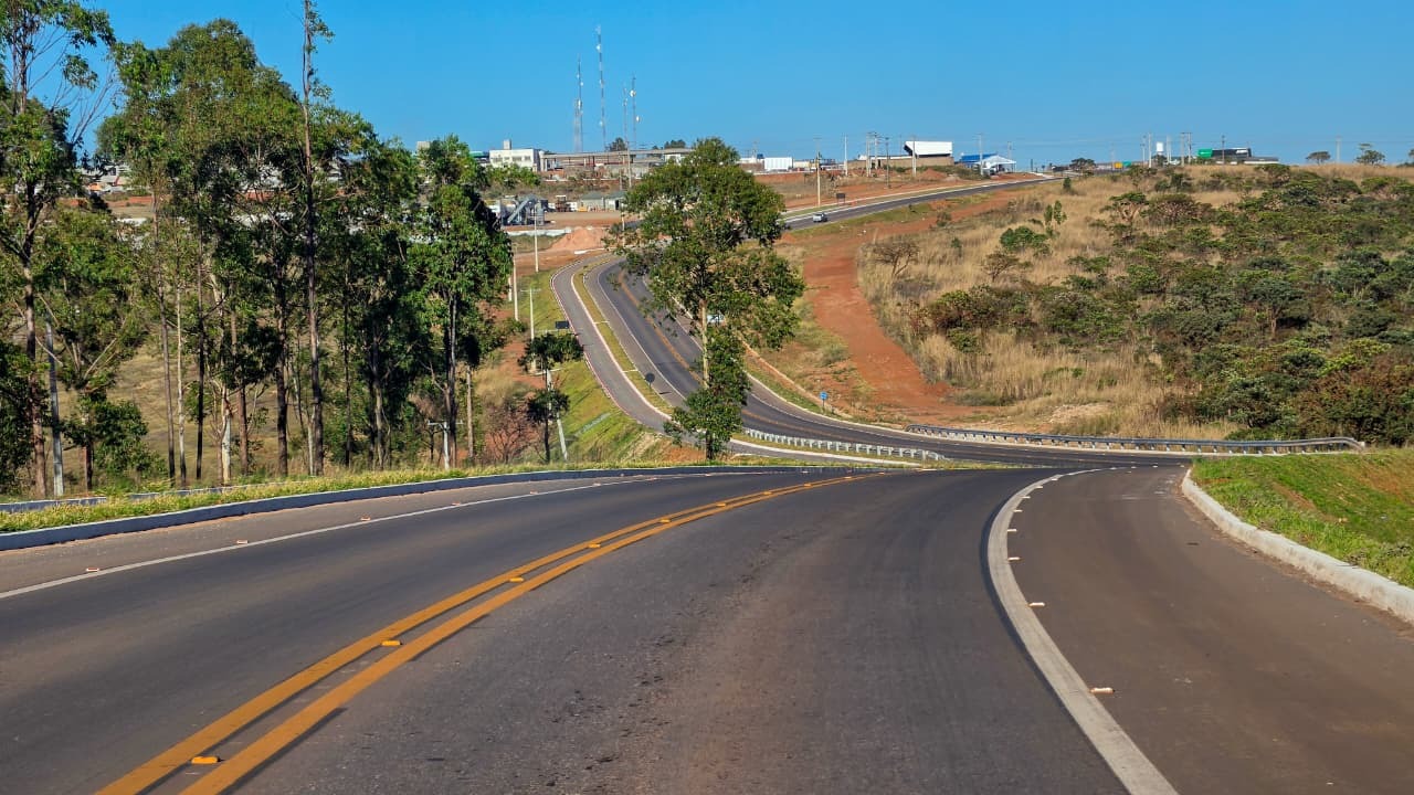 Pavimentação da GO-309, entre Cristalina e Minas Gerais, é inaugurada